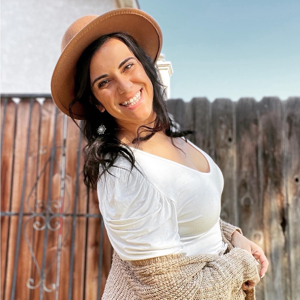 Meet your Posher, Elizabeth